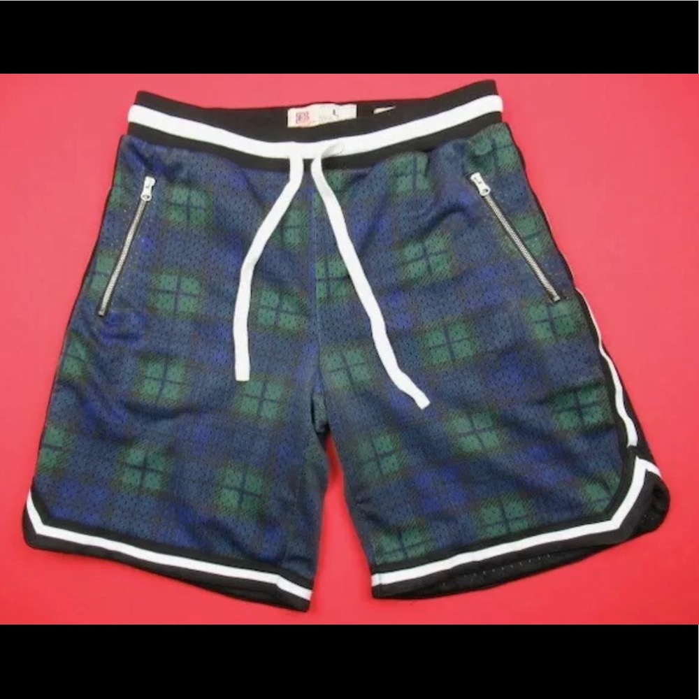 Bascom Projects 93 shorts, men’s size L.